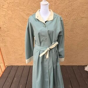 Vintage fleet street green and cream trench coat